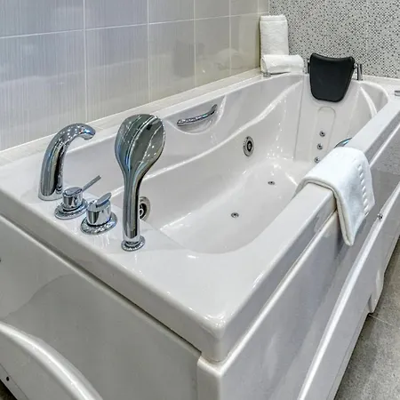 Golfinhos - Magnificent & Spacious 5 Bedroom *