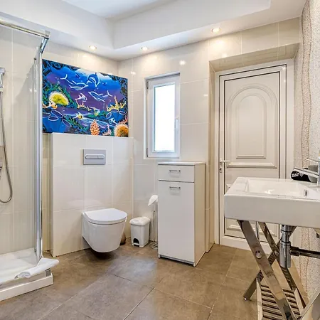 Villa Golfinhos - Magnificent & Spacious 5 Bedroom