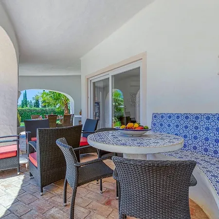 Villa Golfinhos - Magnificent & Spacious 5 Bedroom