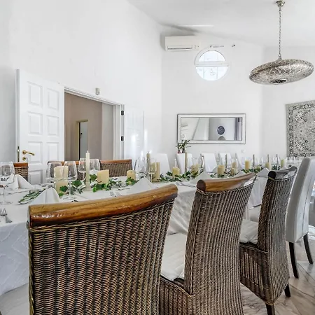 Golfinhos - Magnificent & Spacious 5 Bedroom Villa *