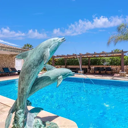 Villa Golfinhos - Magnificent & Spacious 5 Bedroom