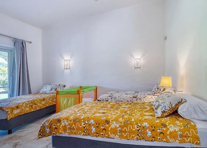 Golfinhos - Magnificent & Spacious 5 Bedroom *