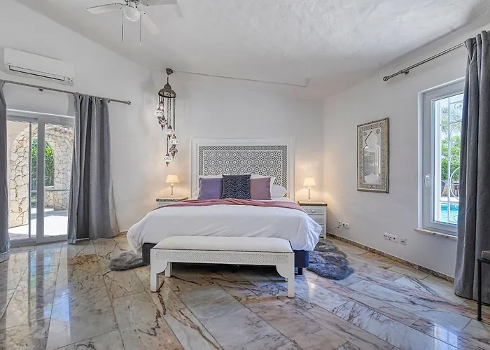 Villa Golfinhos - Magnificent & Spacious 5 Bedroom Carvoeiro (Lagoa)