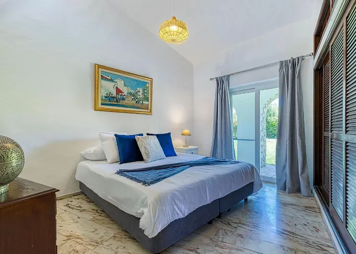 Villa Golfinhos - Magnificent & Spacious 5 Bedroom