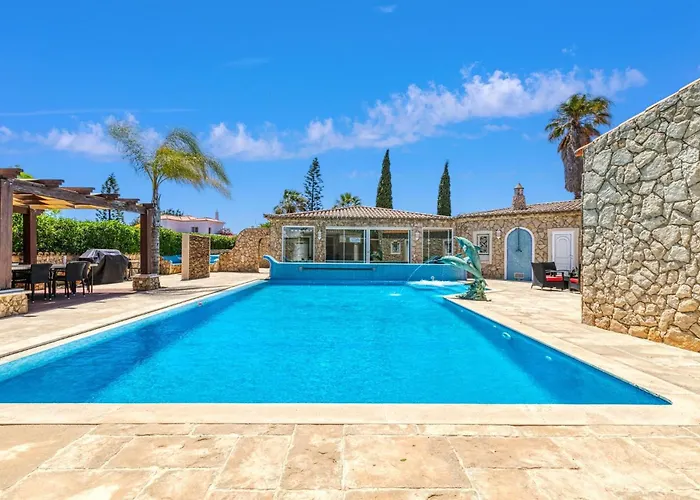 Golfinhos - Magnificent & Spacious 5 Bedroom