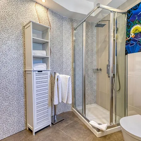 Villa Golfinhos - Magnificent & Spacious 5 Bedroom *