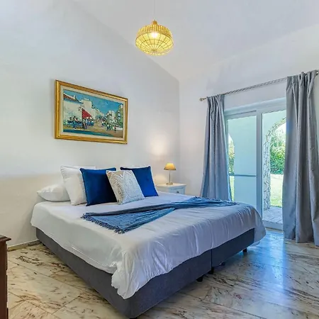 Villa Golfinhos - Magnificent & Spacious 5 Bedroom