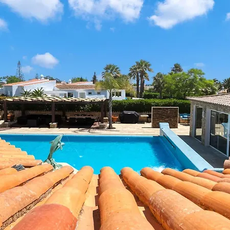 Golfinhos - Magnificent & Spacious 5 Bedroom Villa