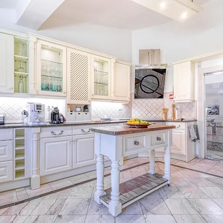 Golfinhos - Magnificent & Spacious 5 Bedroom * Carvoeiro (Lagoa)